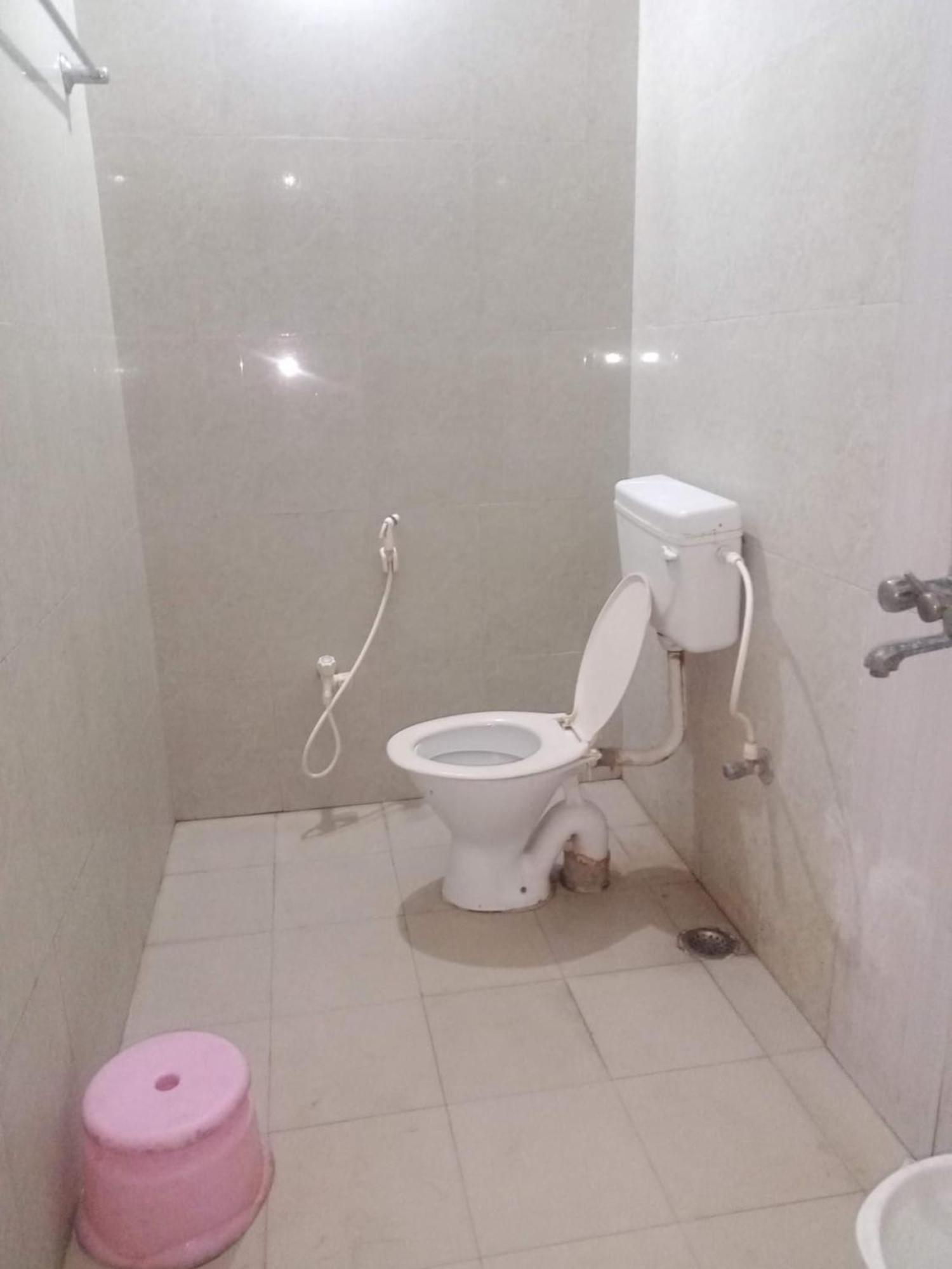 Hotel D2 Holiday Inn -Near Niladri Sea Beach - Puri - Official Verified Extérieur photo