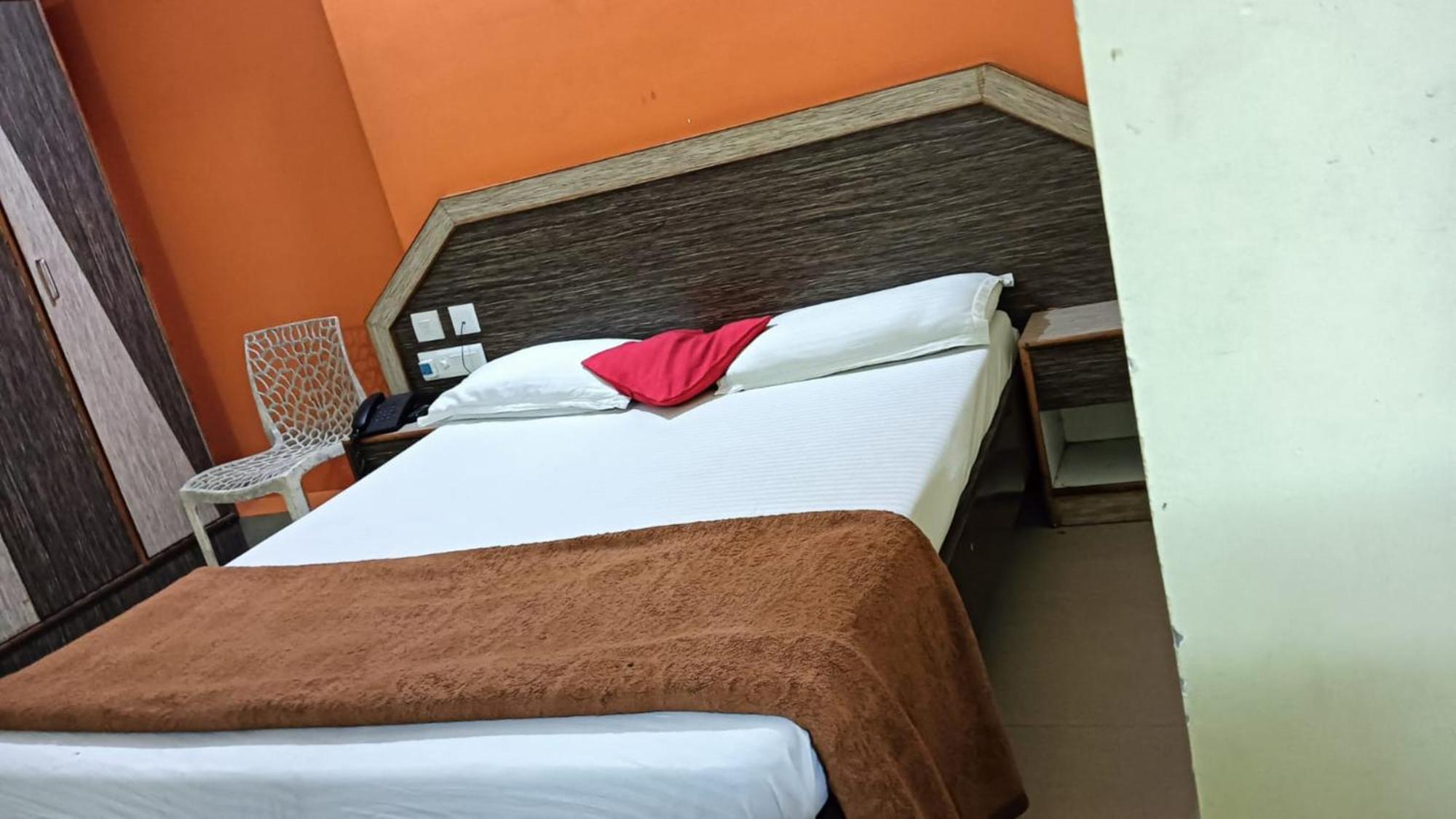 Hotel D2 Holiday Inn -Near Niladri Sea Beach - Puri - Official Verified Extérieur photo