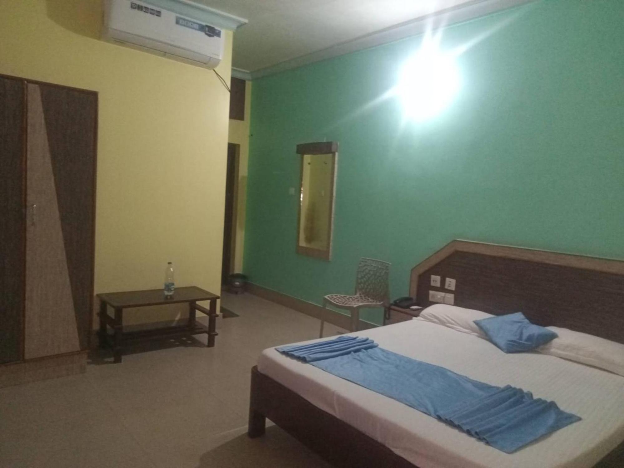 Hotel D2 Holiday Inn -Near Niladri Sea Beach - Puri - Official Verified Extérieur photo