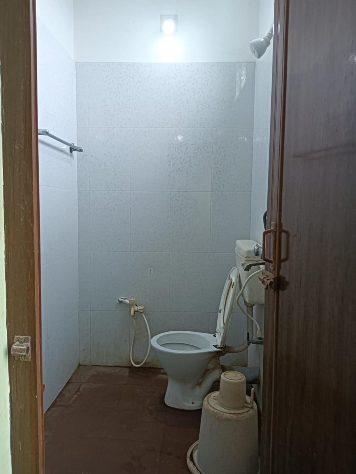 Hotel D2 Holiday Inn -Near Niladri Sea Beach - Puri - Official Verified Extérieur photo