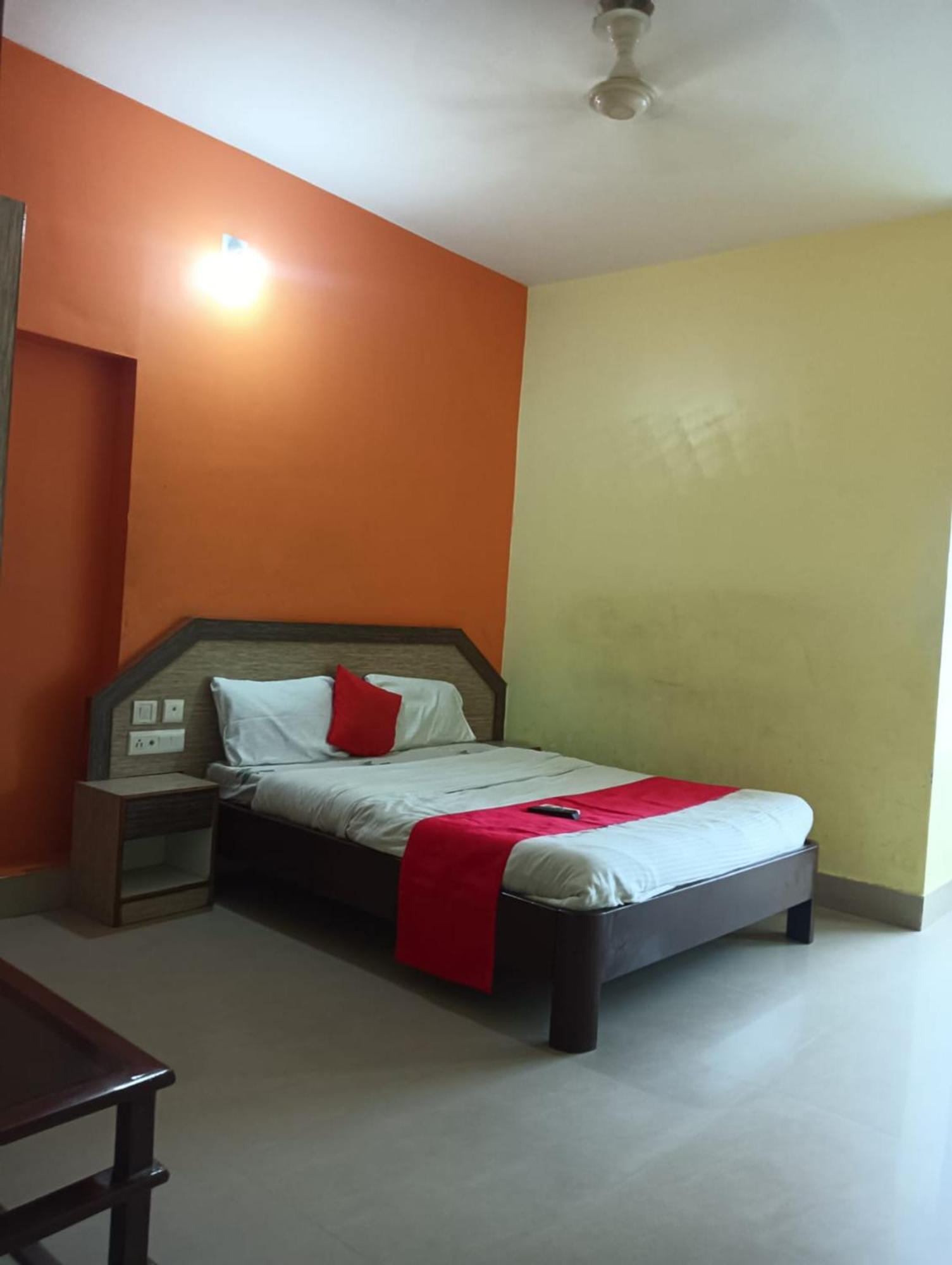 Hotel D2 Holiday Inn -Near Niladri Sea Beach - Puri - Official Verified Extérieur photo